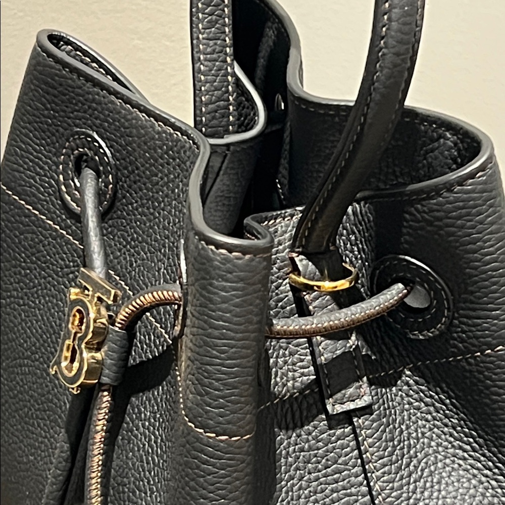 Burberry Black Bucket Leather Shoulder & Handle Bag - Picture 6 of 7